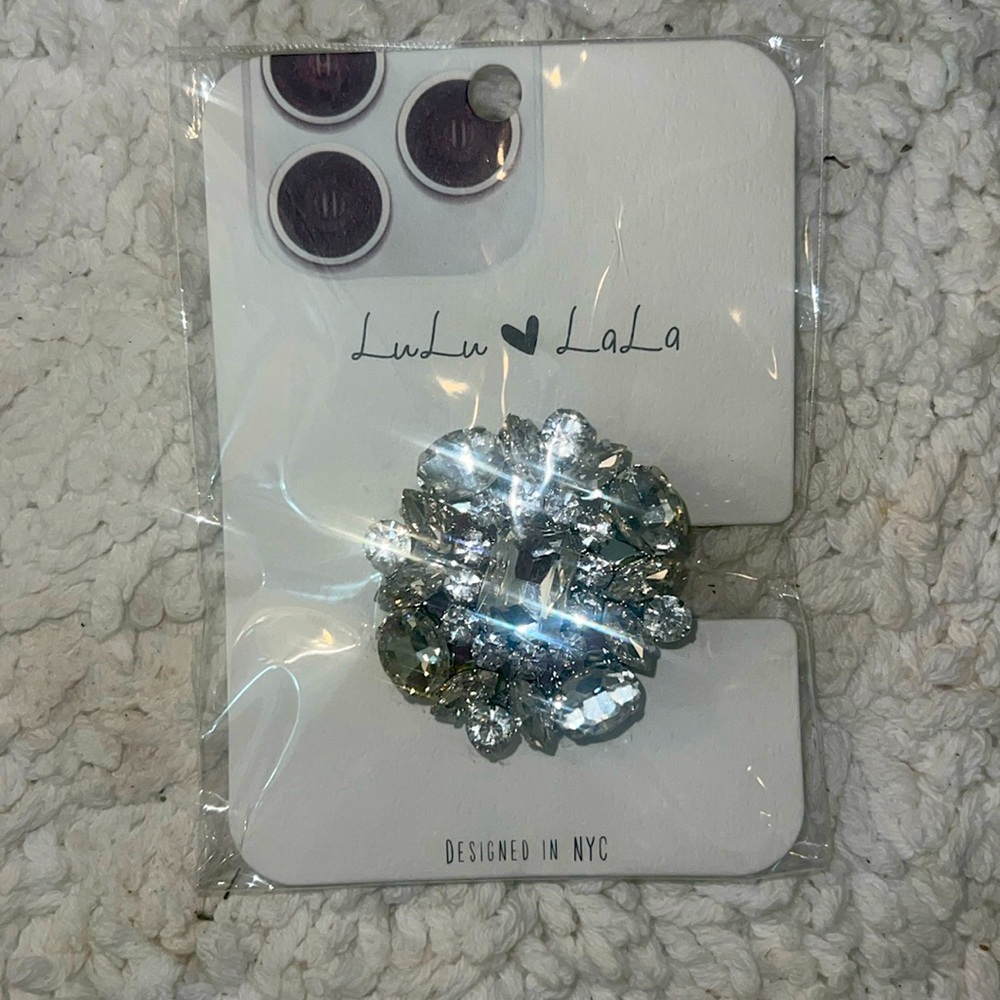 Beautiful Pop Socket !!! So different from what you find other places